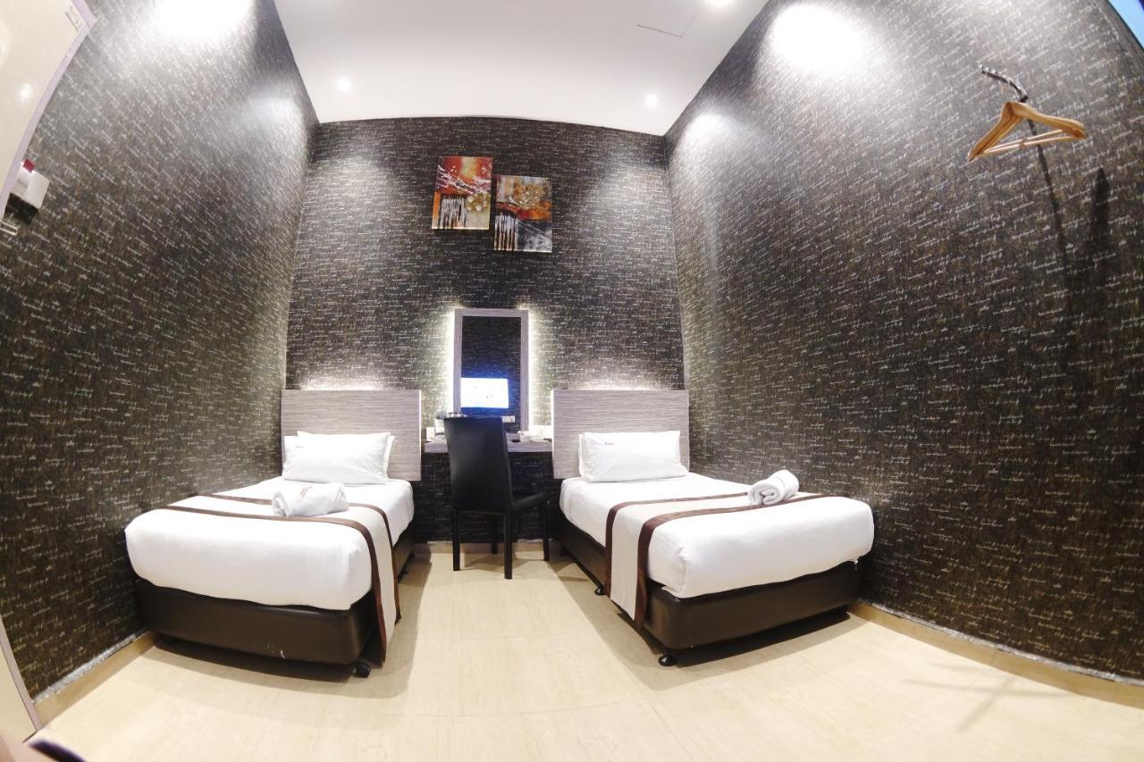 Here Hotel Skudai Ngoại thất bức ảnh