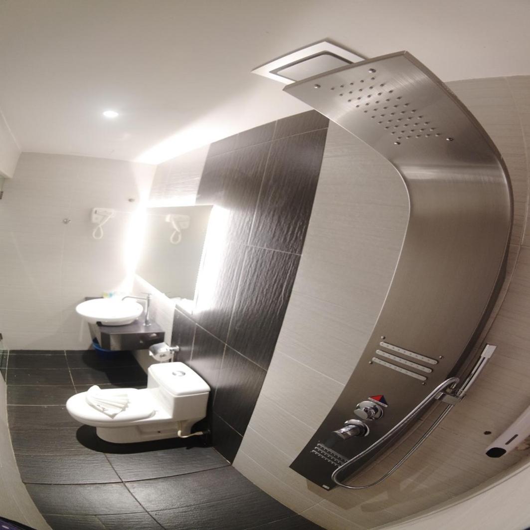 Here Hotel Skudai Ngoại thất bức ảnh