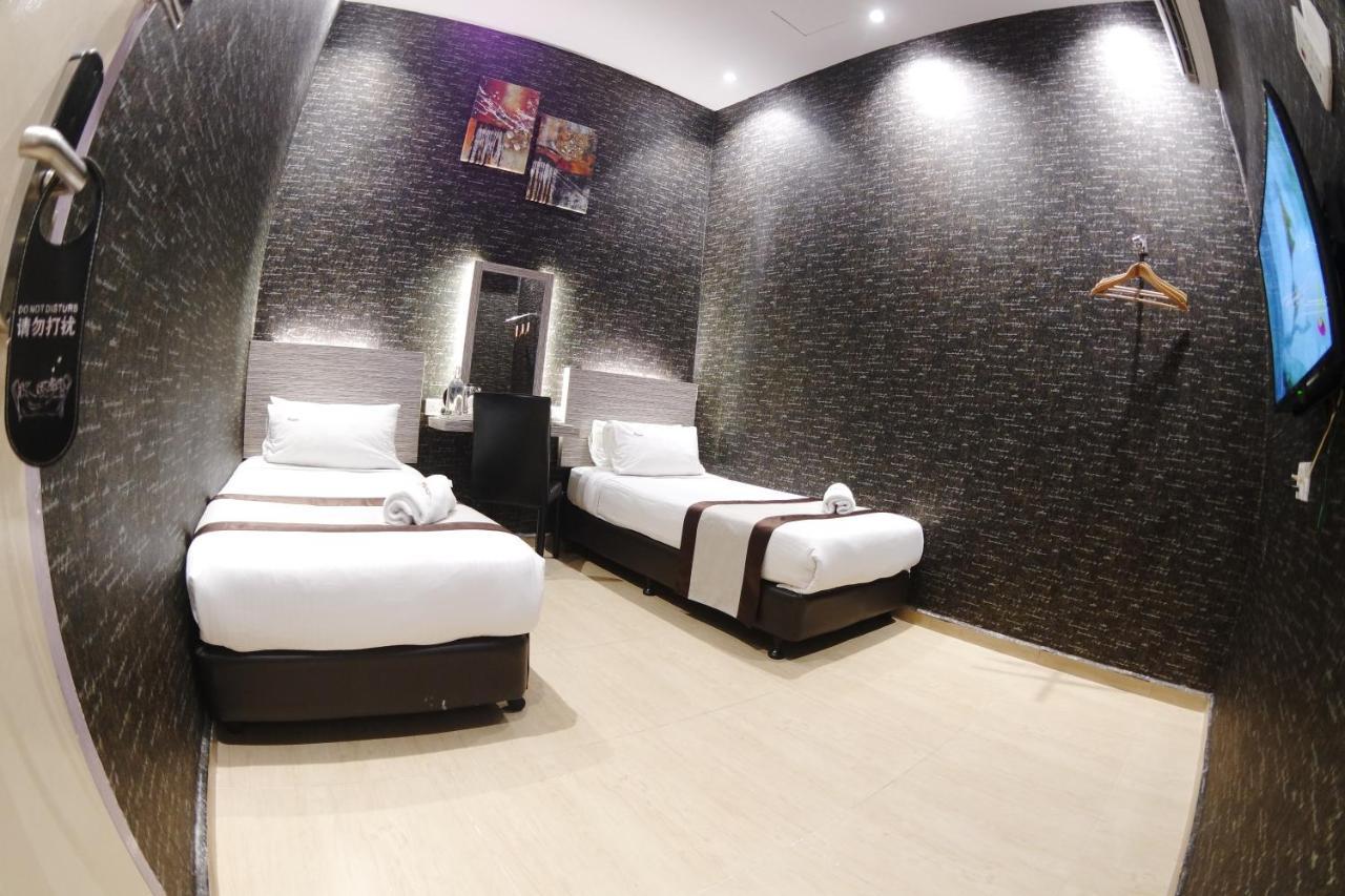 Here Hotel Skudai Ngoại thất bức ảnh