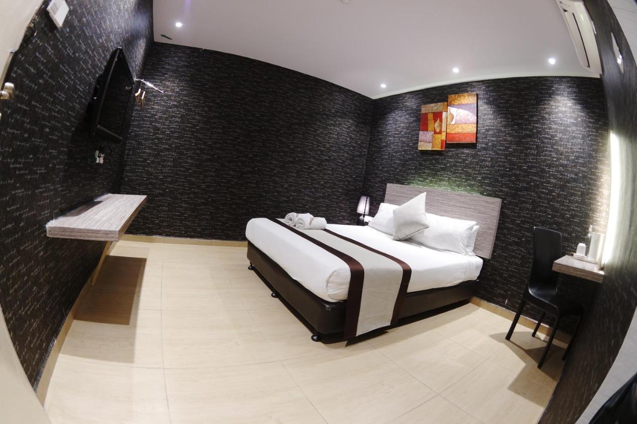 Here Hotel Skudai Ngoại thất bức ảnh