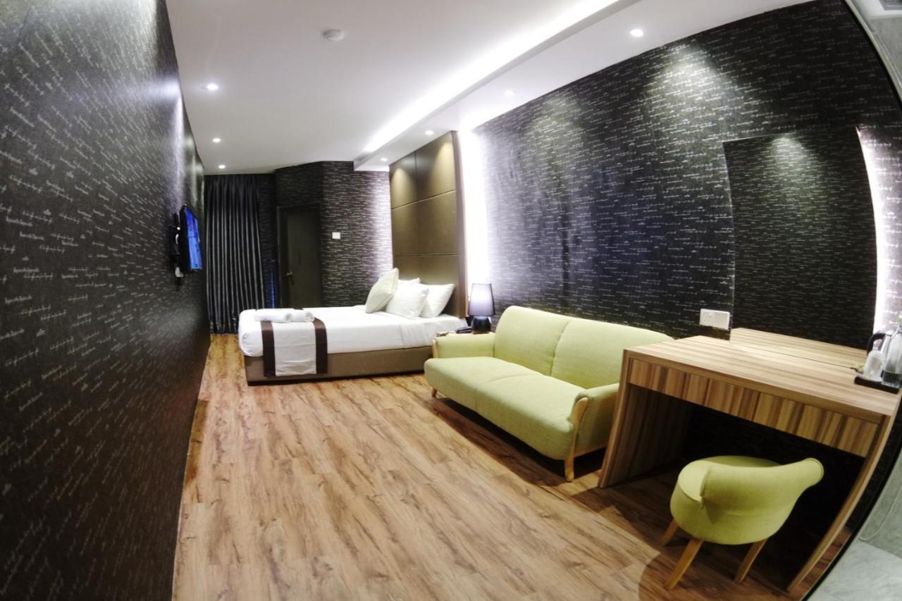 Here Hotel Skudai Ngoại thất bức ảnh